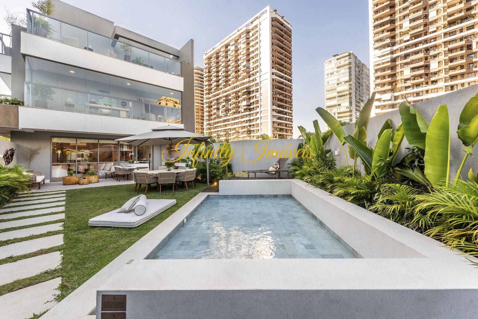 Casa, 3 quartos, 326 m² - Foto 1